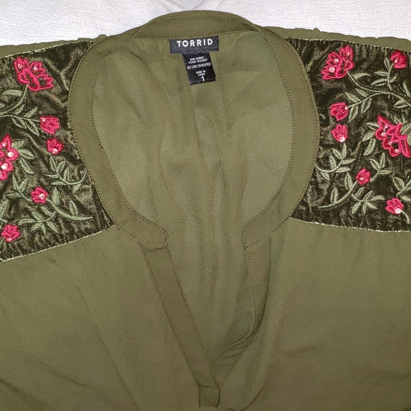 Torrid army green blouse - Picture 2 of 7